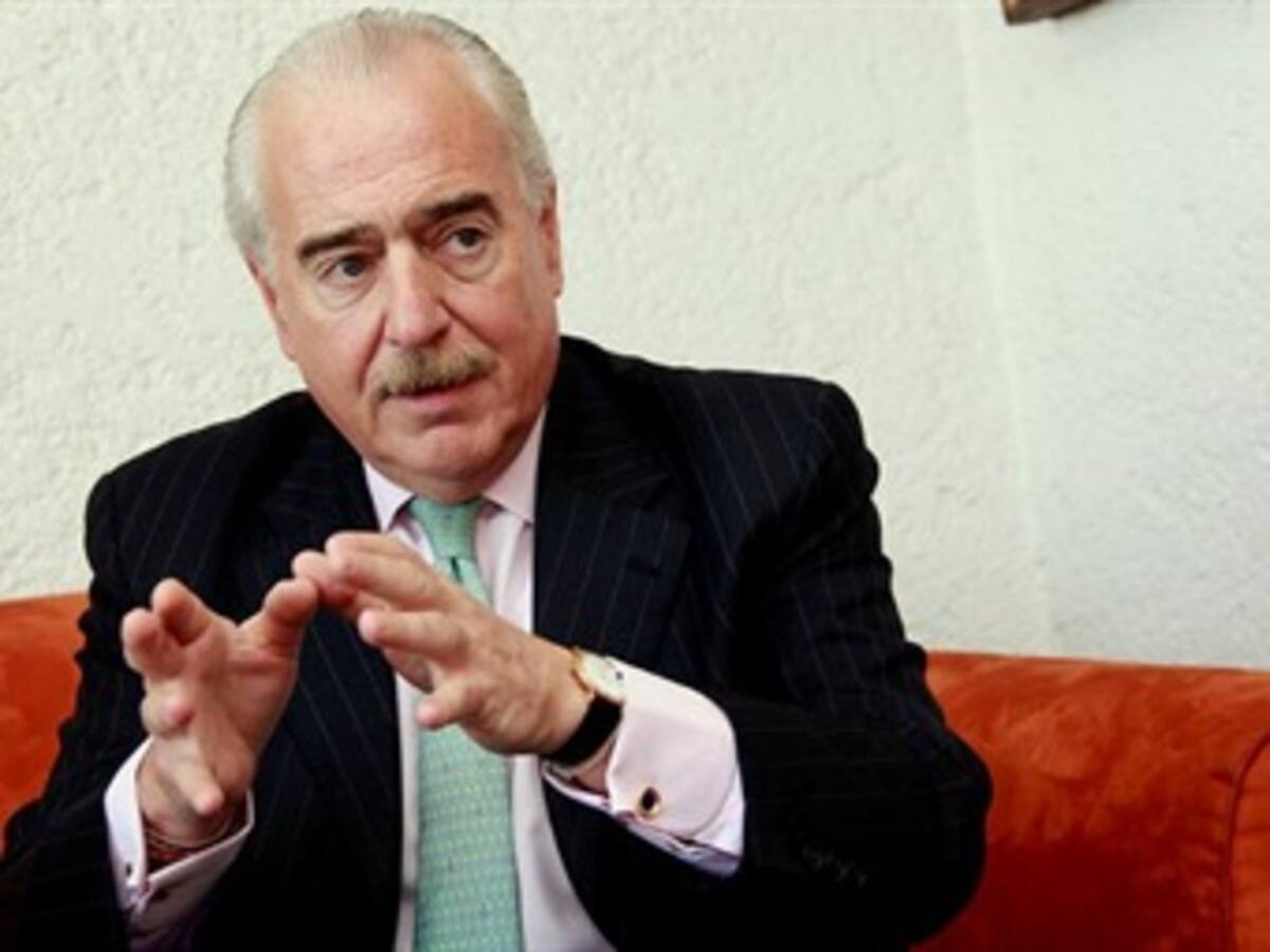 Inaplicabilidad no significa desacatar el fallo de La Haya, dice expresidente Pastrana