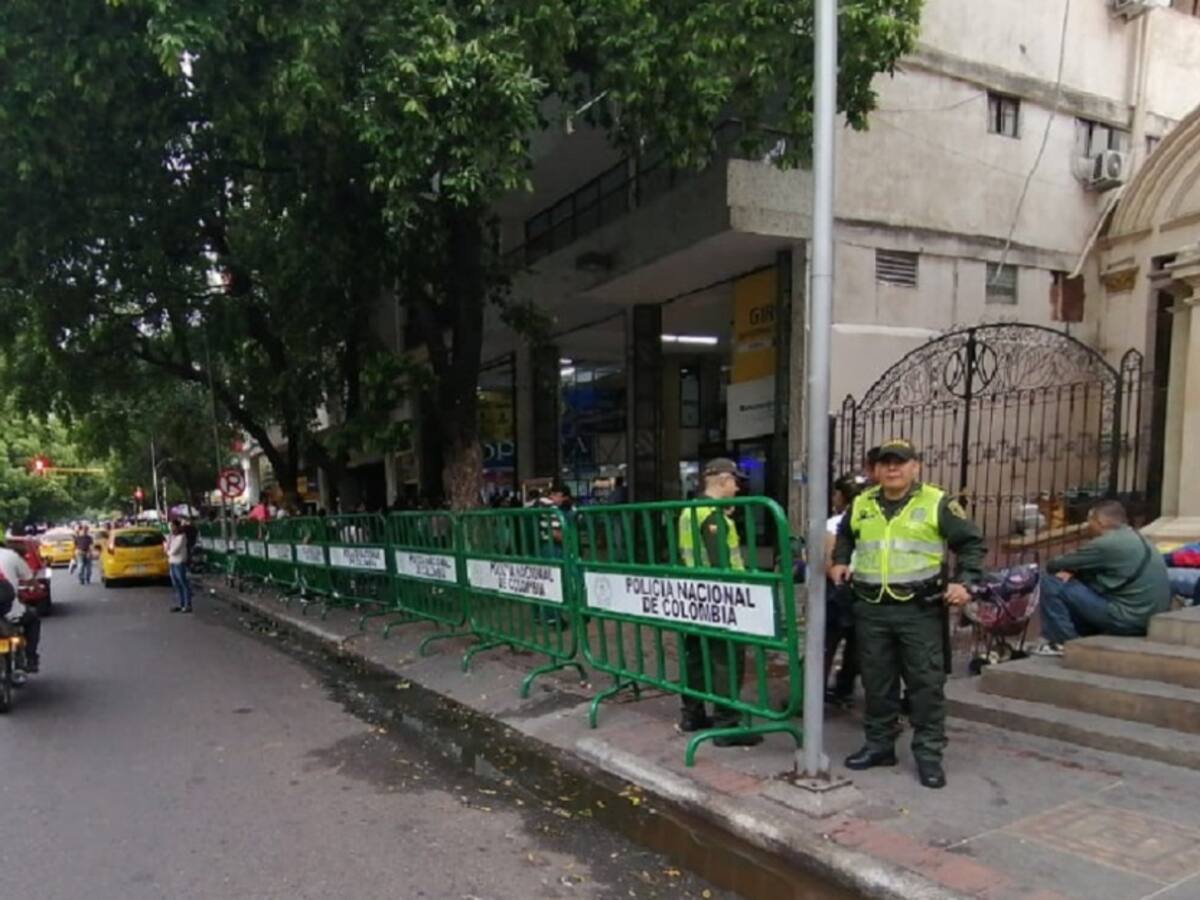 Comerciantes se suman a la voces del desmonte de las vallas del centro
