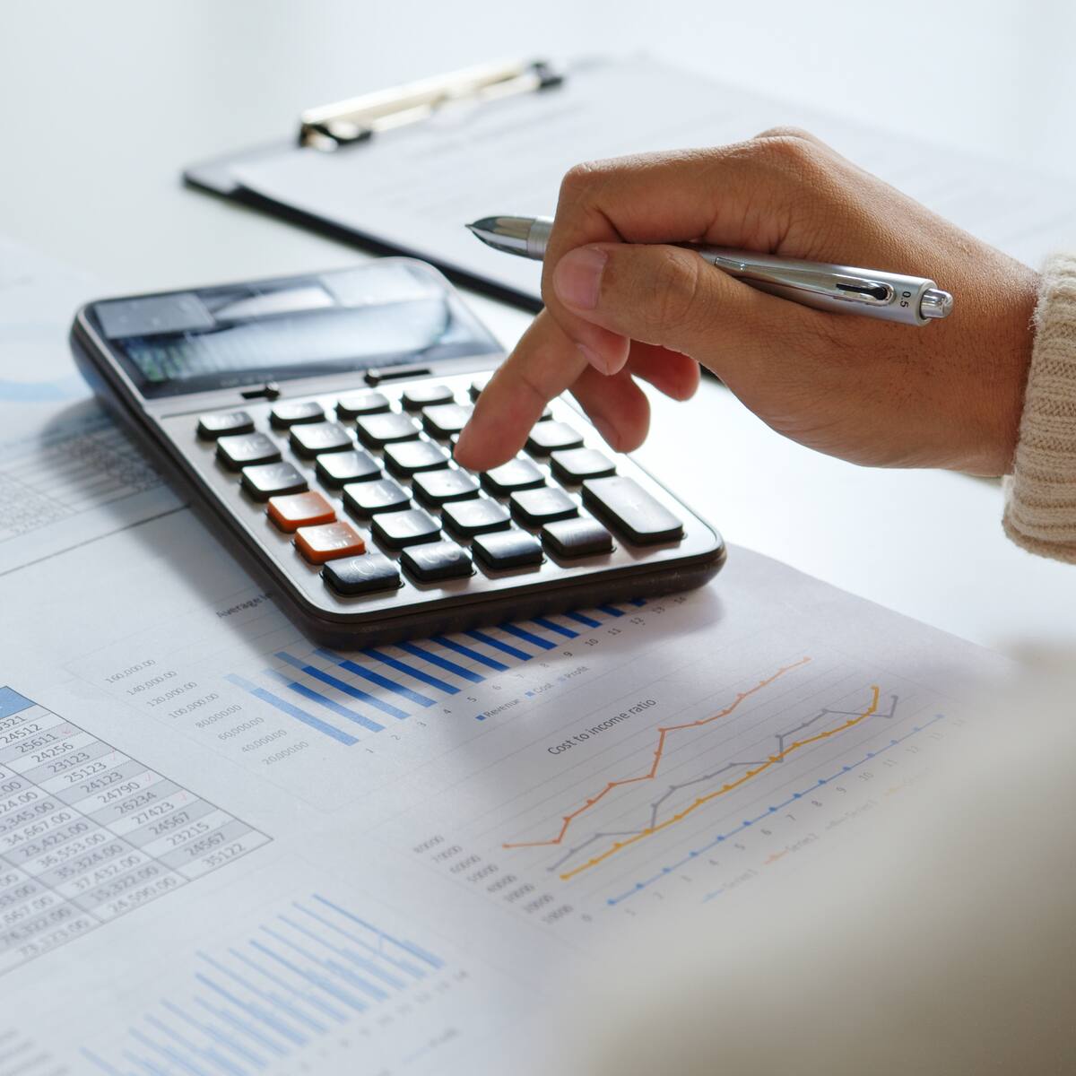 6 formas de invertir en dólares en Colombia, según los expertos en finanzas
