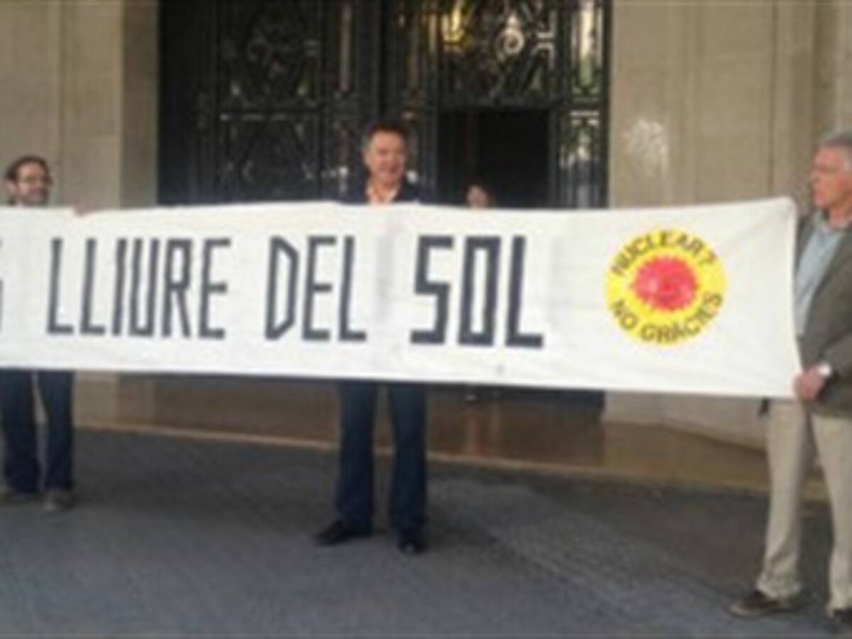 El impuesto del sol tiene ardiendo a los españoles