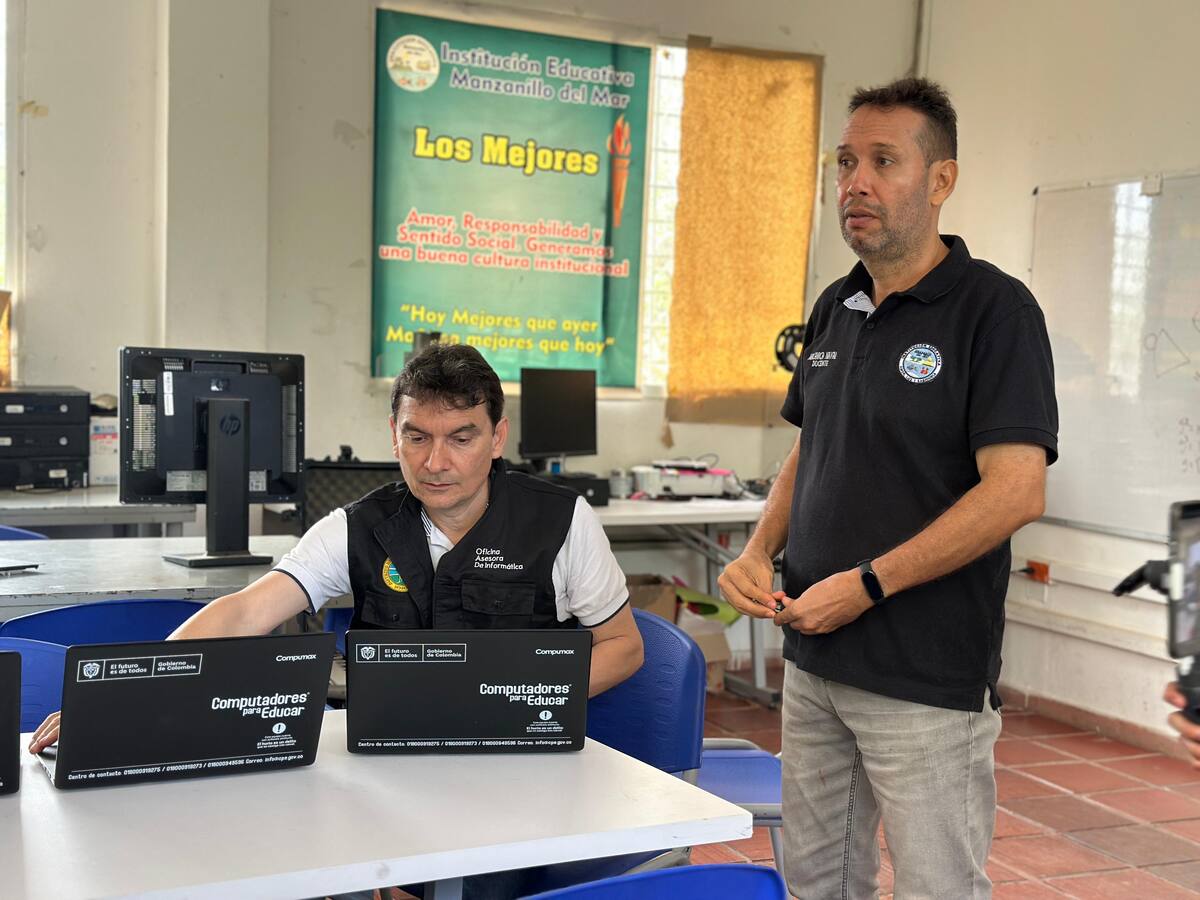 Manzanillo del Mar tiene zona WiFi gratuita, formación digital y mantenimiento de equipos