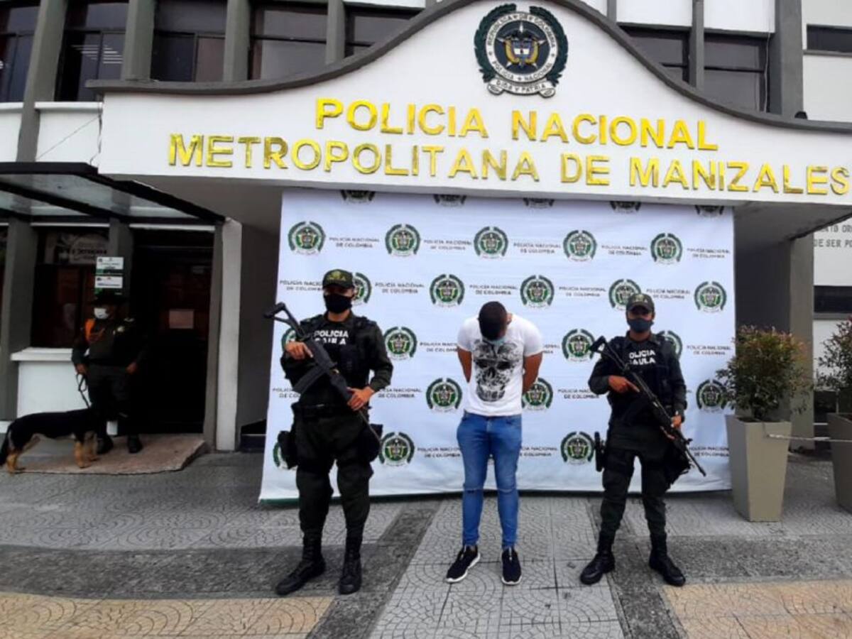 Hombre al parecer extorsionaba a otro, con difundir videos y fotos íntimas