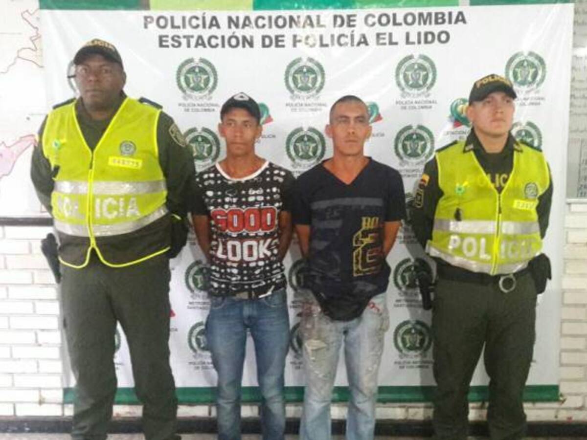 Envían a la cárcel a hermanos que atacaron a policía