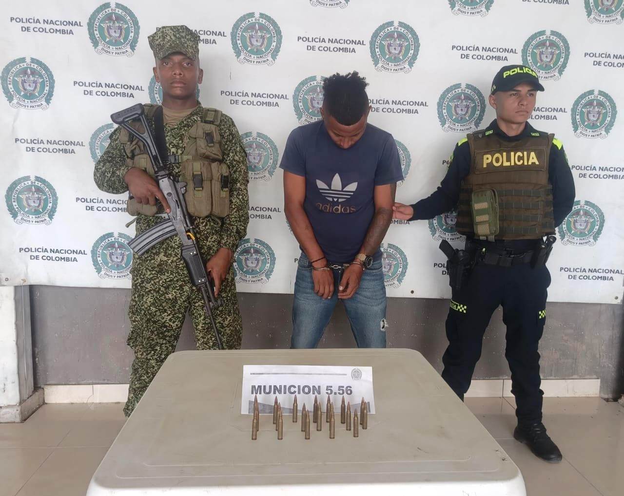 Se hacía pasar como vendedor de aguacates para transportar material de guerra