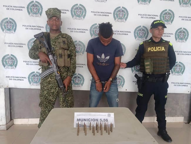 Se hacía pasar como vendedor de aguacates para transportar material de guerra