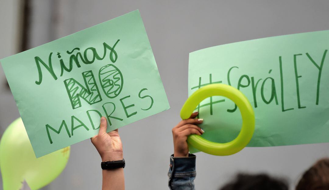 Activistas ecuatorianas por la despenalización del aborto