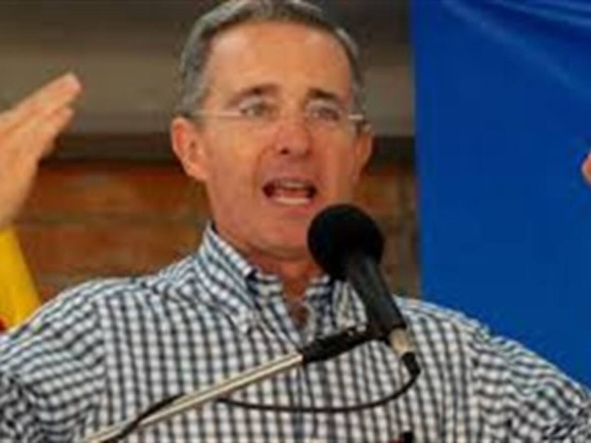El fallo de San Andrés es de despojo, ilegal e inconsistente: Uribe