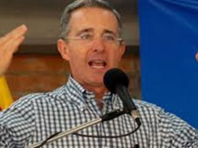 El fallo de San Andrés es de despojo, ilegal e inconsistente: Uribe