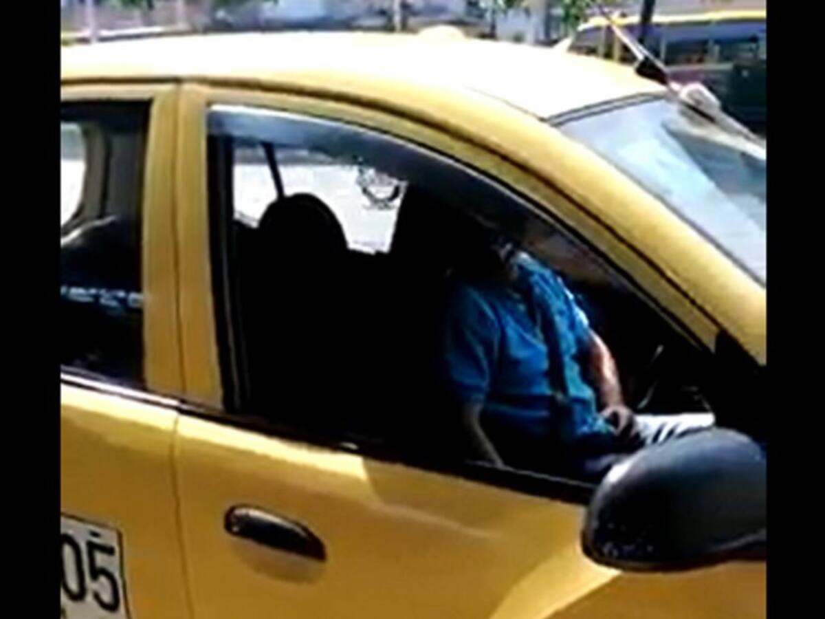 Despiden un taxista en Medellín por actos obscenos en vía pública