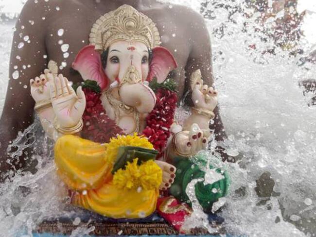 [Fotos] Dios hindú es alabado en el Festival de Ganpati en Mumbai