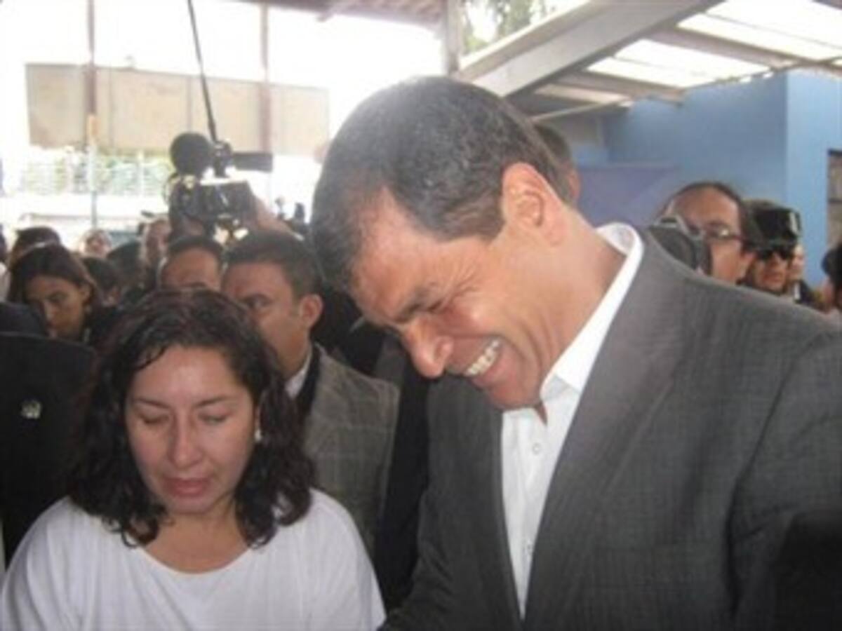 Caracol Radio registra las elecciones en Ecuador