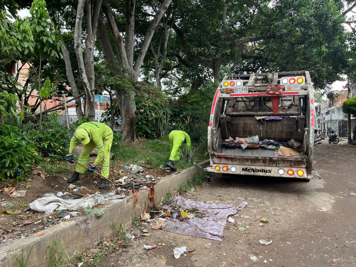 ¿A quién deben pagarle los usuarios por el servicio de aseo en Cali?