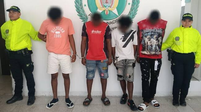 Autoridades capturan cuatro personas por hurto agravado a turistas en El Poblado. Foto: Policía Nacional.