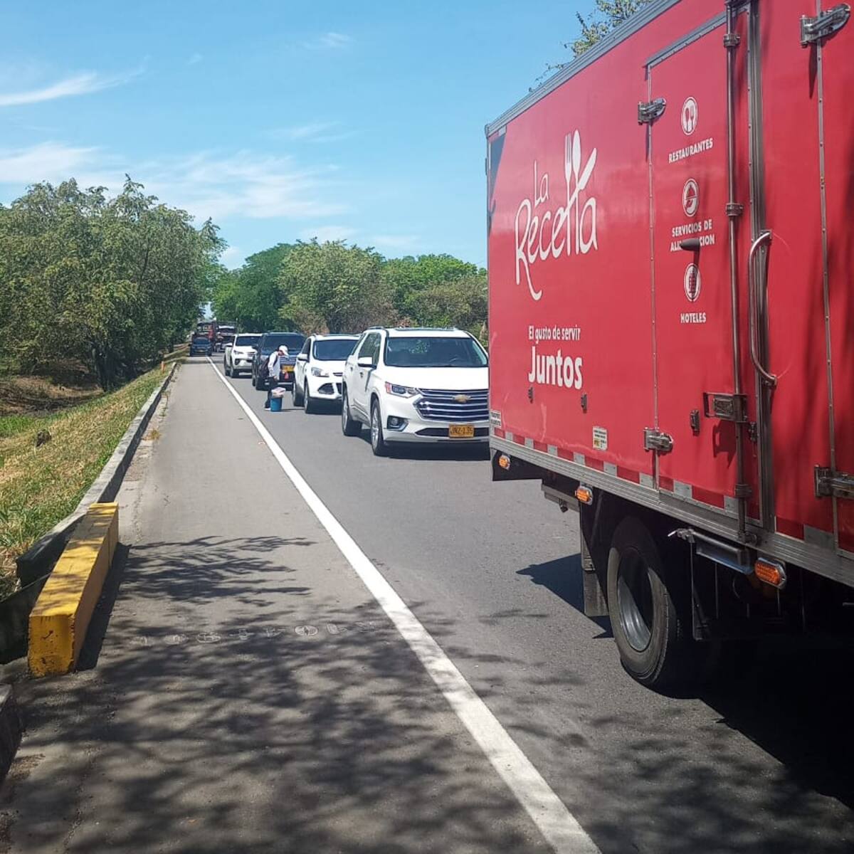Comunidades indígenas bloquean la vía entre Tolima y Huila
