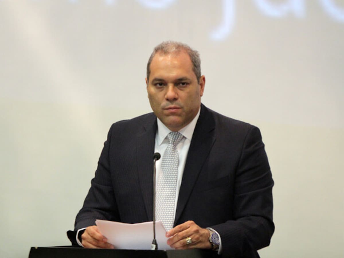 Hay corrupción en tarifas de energía por precios desiguales en el Caribe: senador Name