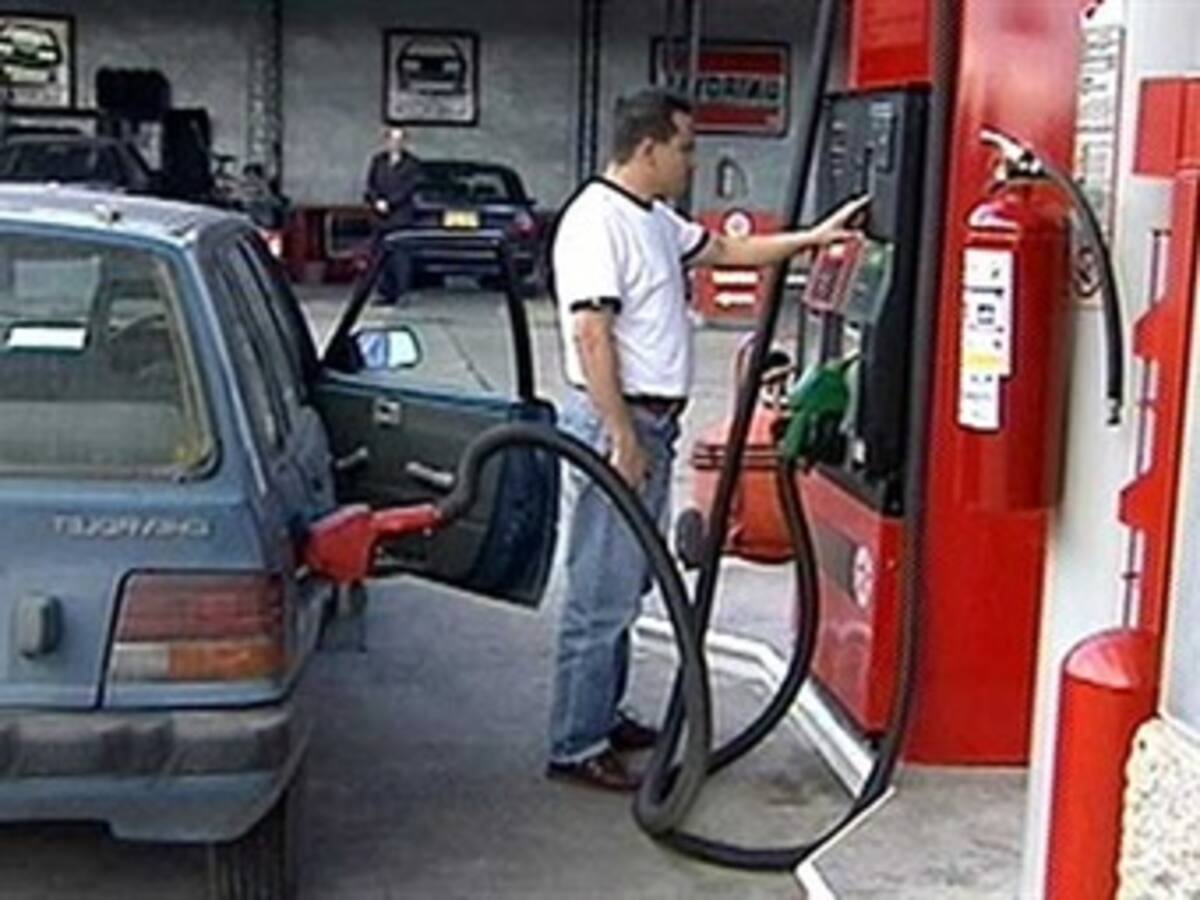 Se buscará reducción en precio de los combustibles mediante revisión de carga de impuestos