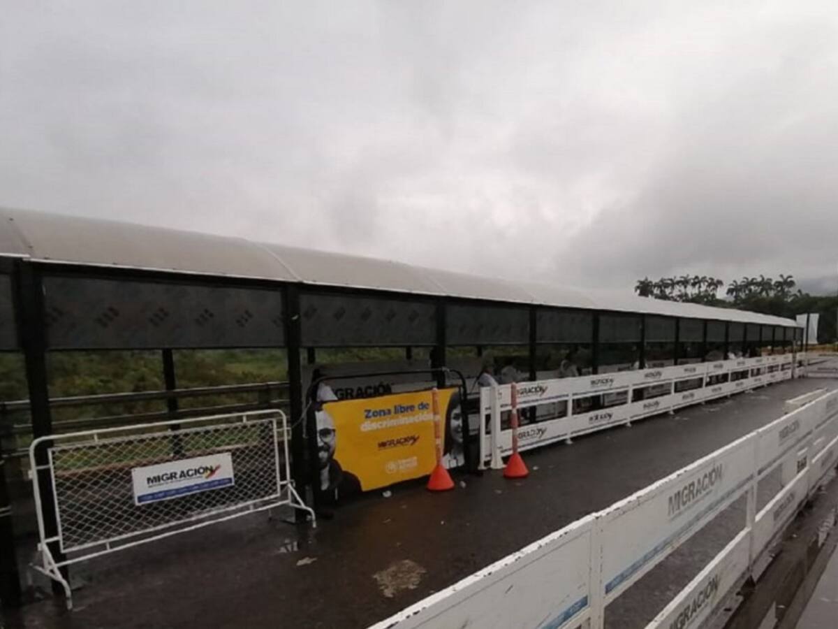 Autoridades venezolanas cierran paso de migrantes retornados
