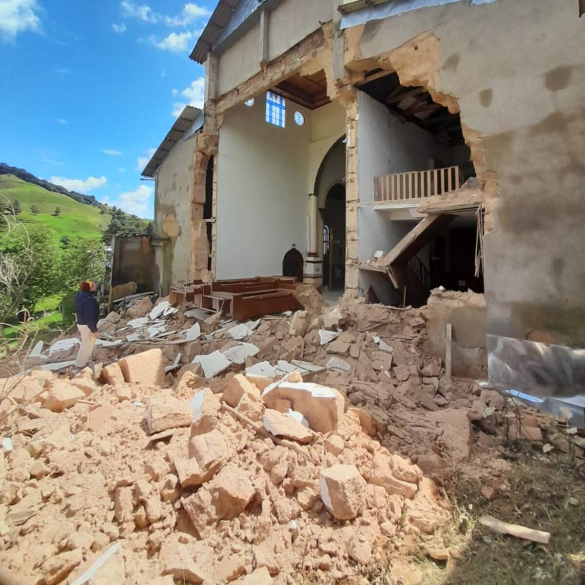 Colapsó parte de una iglesia con 105 años en Santa Rosa de Osos