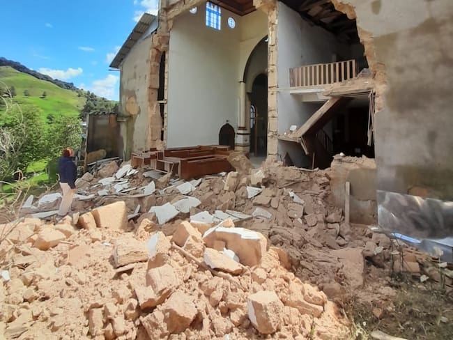 Iglesia colapsada- foto bomberos Santa Rosa de Osos
