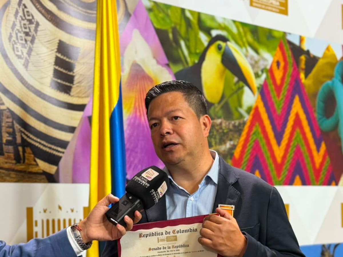 Congreso de la República exalta al alcalde de Pitalito con distinción de Caballero