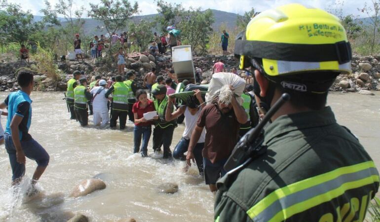 Miles de colombianos regresaron al país al ser expulsados de Venezuela