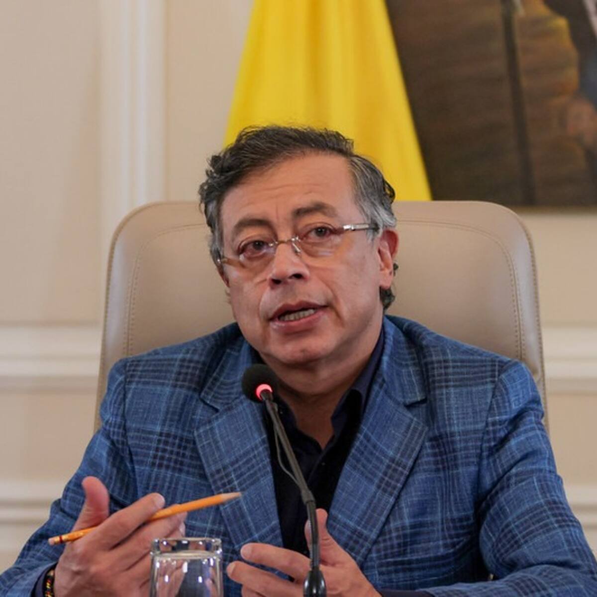 ¿Qué opina de pelea del presidente Petro y los alcaldes por los incrementos en el impuesto predial?