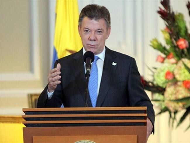 Santos ordena suspender los bombardeos a los campamentos de las Farc