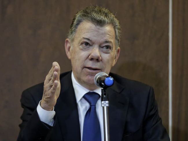 El expresidente Santos tenía investigación preliminar en ambas corporaciones