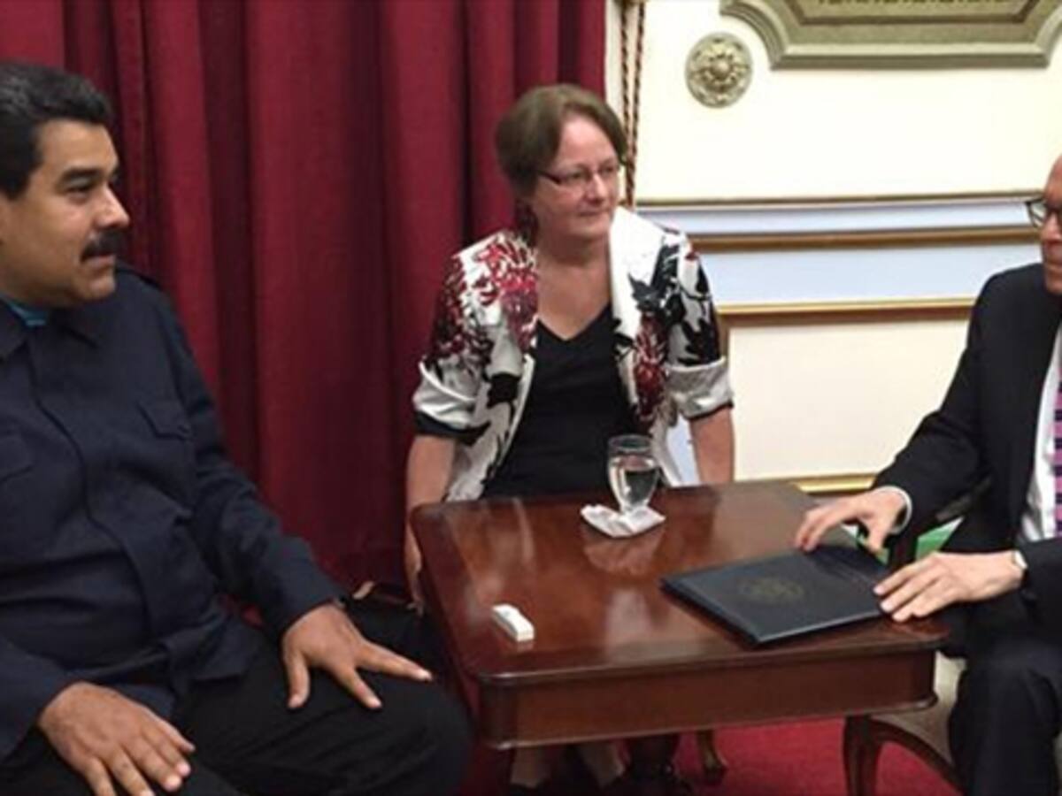 Maduro se reunió con enviado de EE.UU. para proceso de paz con Farc