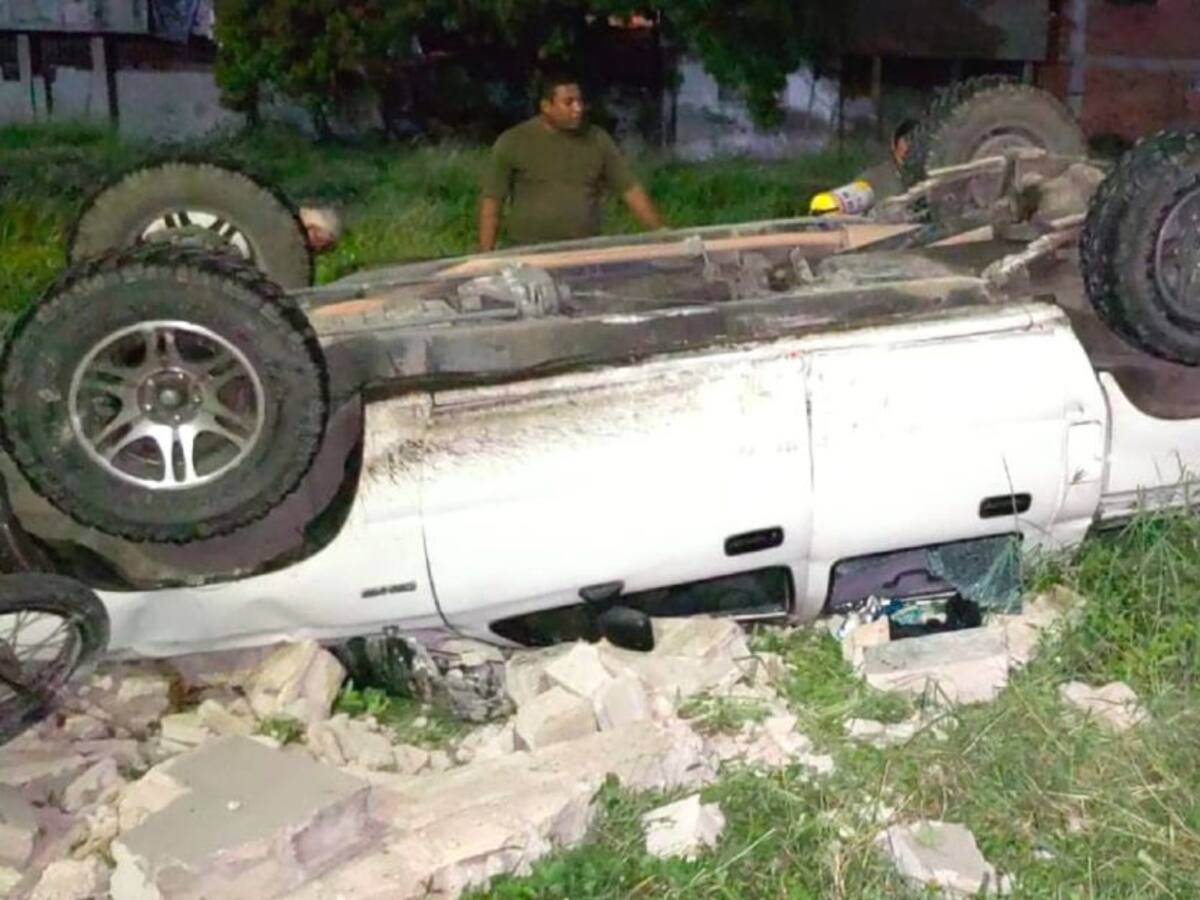 Carro cayó del parqueadero de un reconocido restaurante en Cartagena