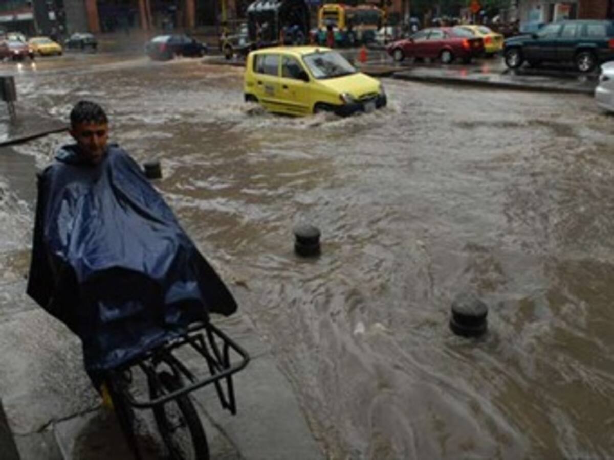 Caos en el occidente de Bogotá por intensas lluvias