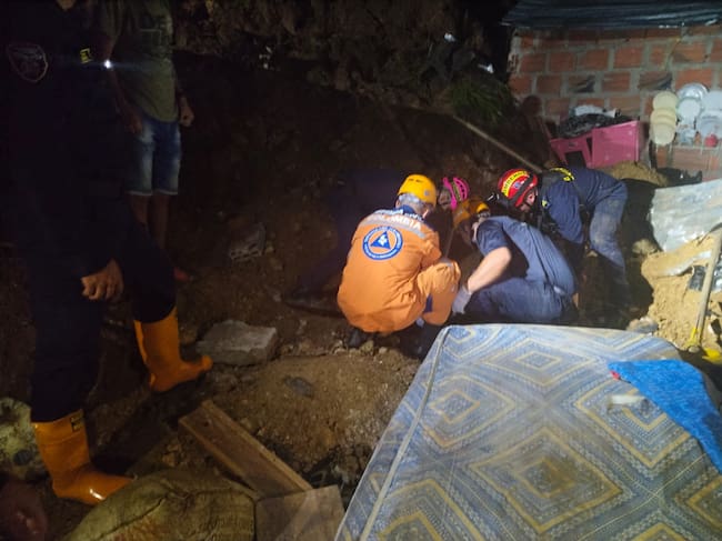 Un muerto y cinco heridos dejó deslizamiento de tierra sobre una vivienda en Ocaña. / Foto: Cortesía.