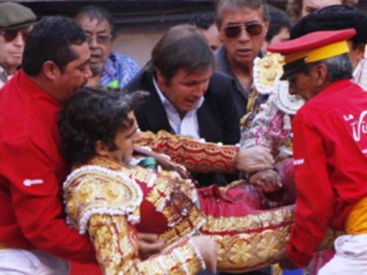 El torero José Tomás en estado grave pero estable por cornada en México