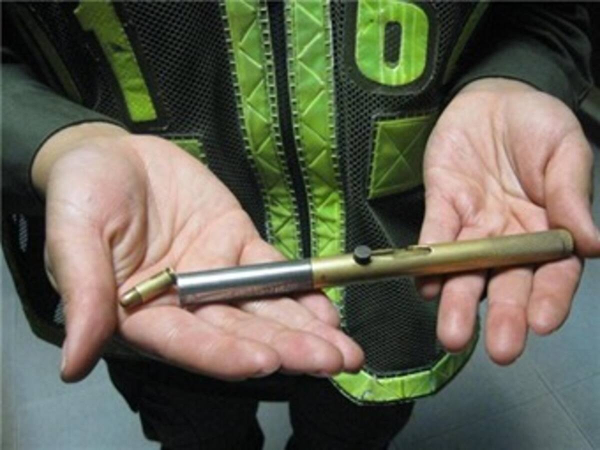 Capturan a una mujer con novedosa arma de fuego