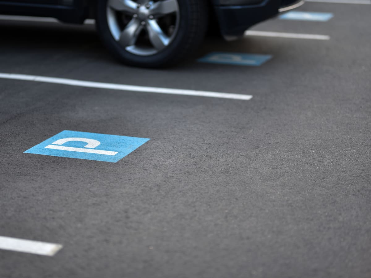 Denuncian robo en parqueadero privado de Bogotá: ¿hasta qué punto es responsable la empresa?