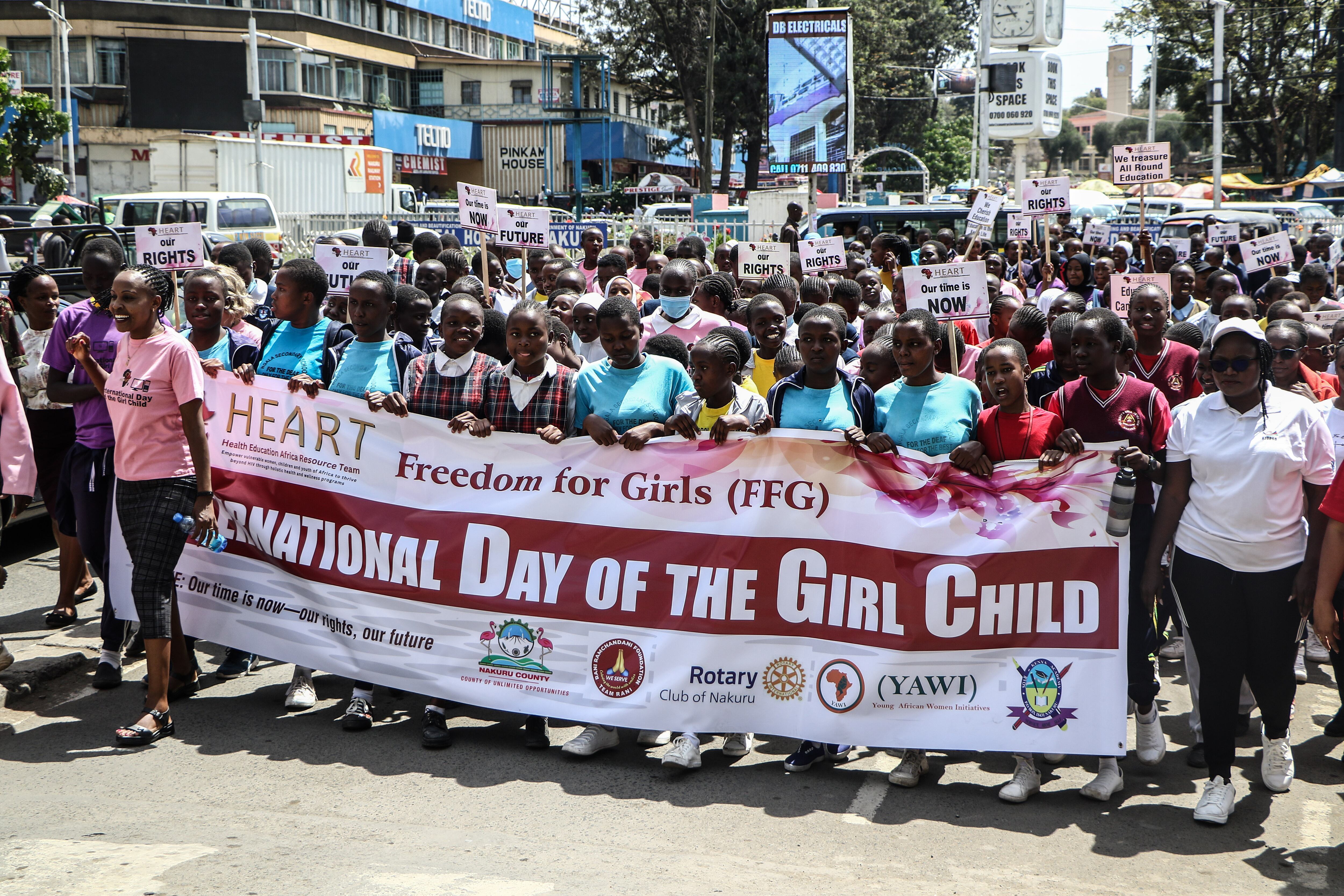 Día Internacional de la Niña en la ciudad de Nakuru. (Foto de James Wakibia/SOPA Images/LightRocket vía Getty Images)