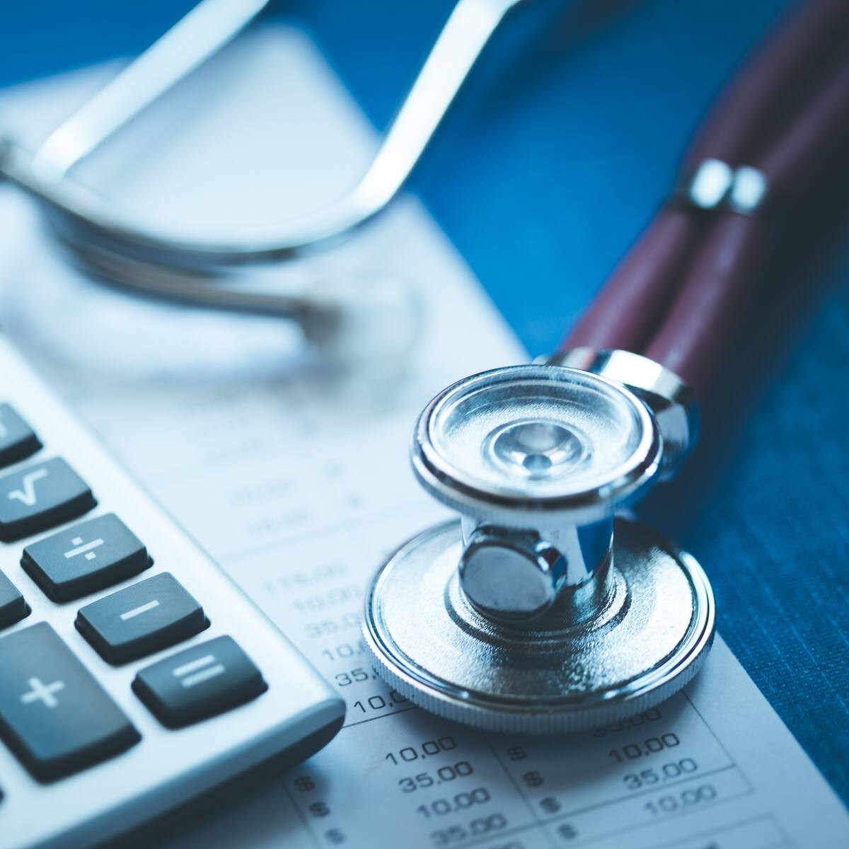 Opinómetro: reforma a la salud divide con 44% de acuerdo y 43% en desacuerdo