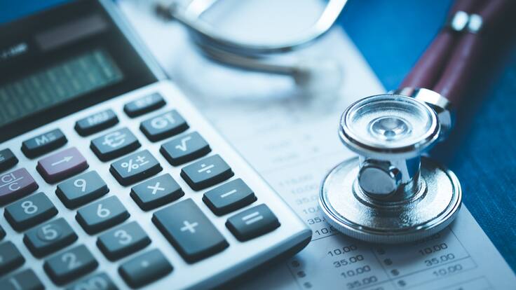 Opinómetro: reforma a la salud divide con 44% de acuerdo y 43% en desacuerdo