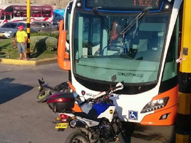 Herido un hombre en Cartagena tras ser golpeado por un bus de Transcaribe