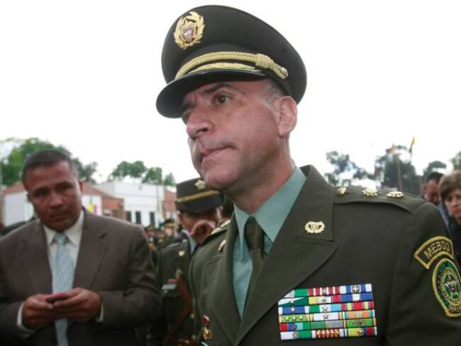 Nadie quiere ser el ponente del ascenso del general Luis Eduardo Martínez