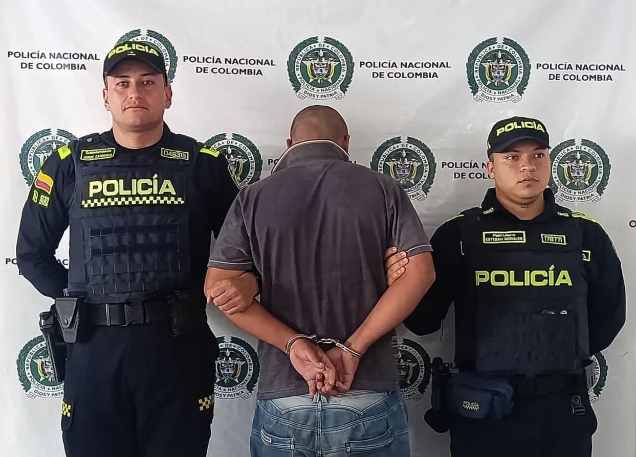 Un hombre de 31 años es enviado a prisión por, presuntamente, abusar de hijastra en Caldas. Foto: Policía Caldas.
