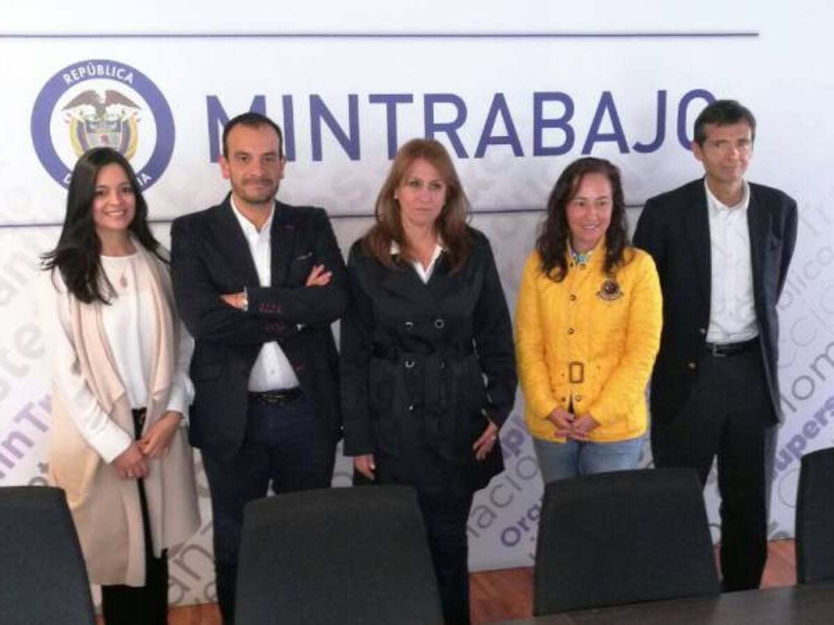 Expectativa por reunión de Avianca con pilotos de ACDAD