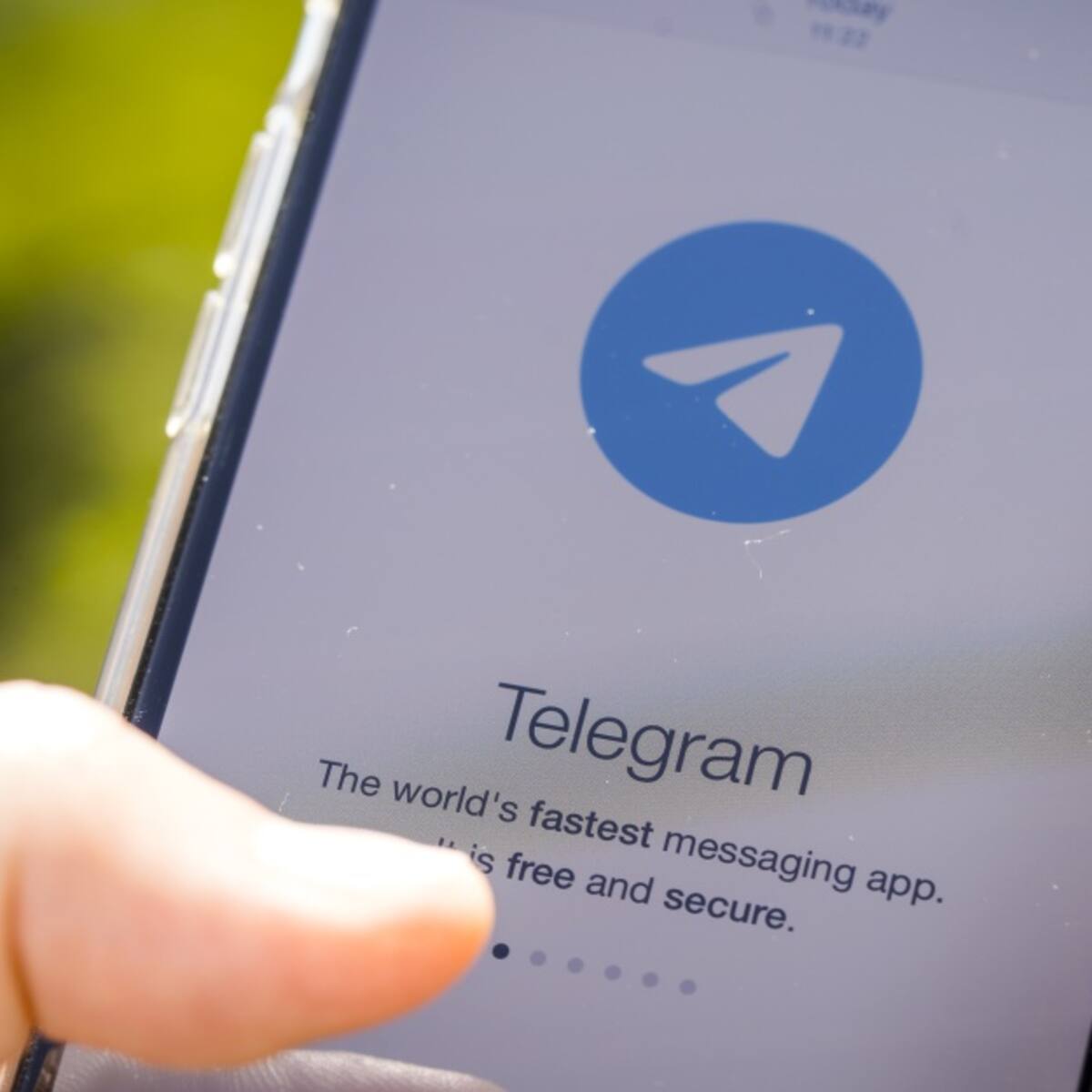 'Bot' en Telegram falsifica desnudos de mujeres a partir de fotos