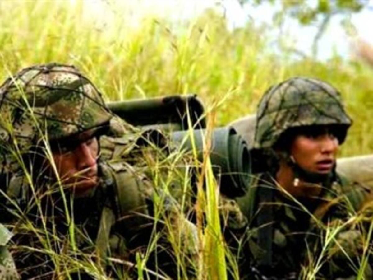 Las Fuerzas Armadas seguirán "con todo" en el combate a la guerrilla: Fernando Carrillo