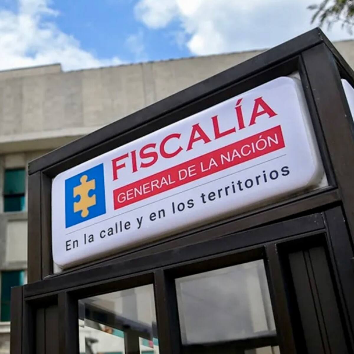 Investigan muerte de una mujer en medio de una fiesta en un apartamento de renta corta en El Poblado