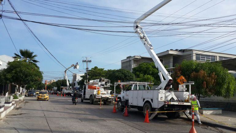 Una millonaria inversión necesita la empresa Electricaribe para garantizar el suministro de energía a la Región Caribe, según el gobernador del Atlántico Eduardo Verano de la Rosa.
