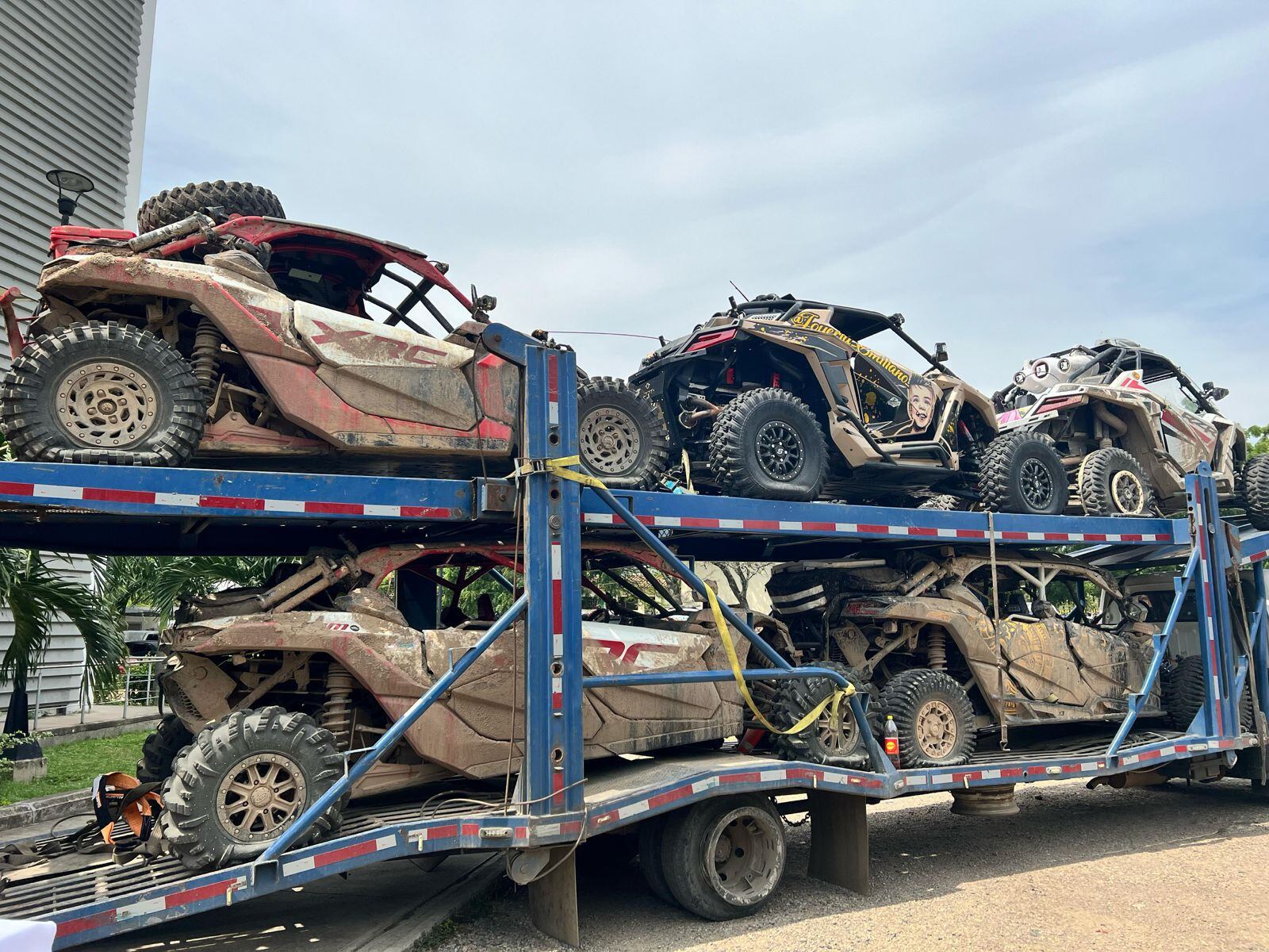 Vehículos recuperados en el Catatumbo. Foto: DENOR.