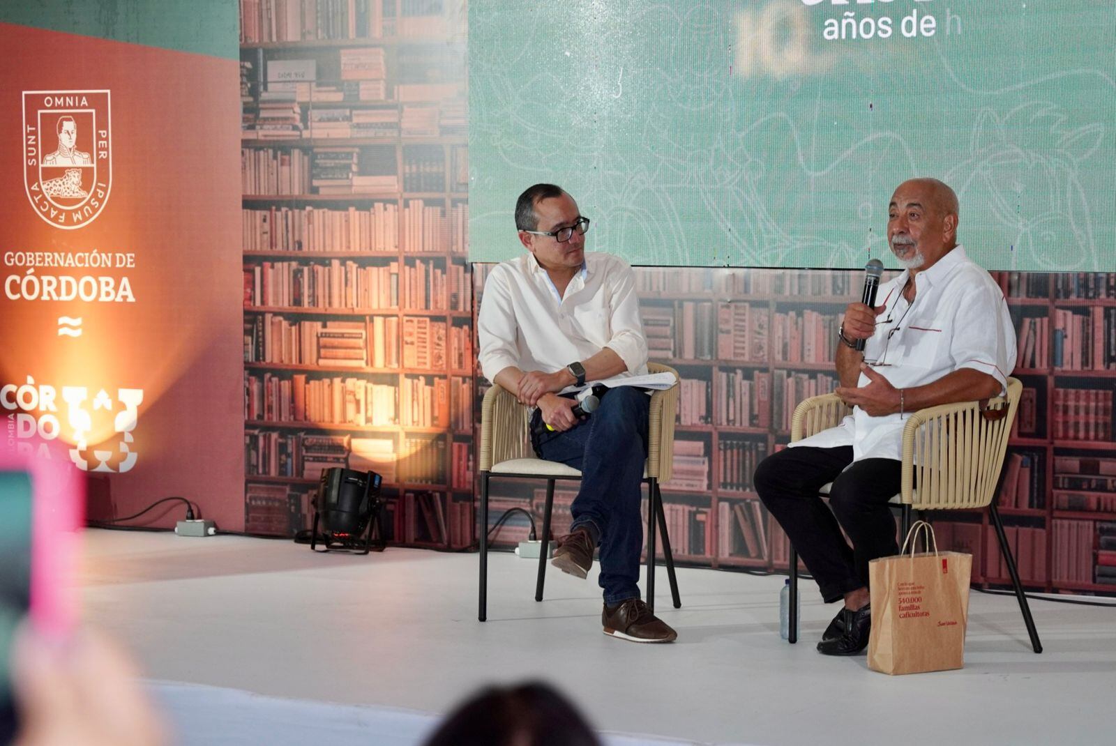 Leonardo Padura en diálogo con Carlos Martín, director de Un Río de Libros.