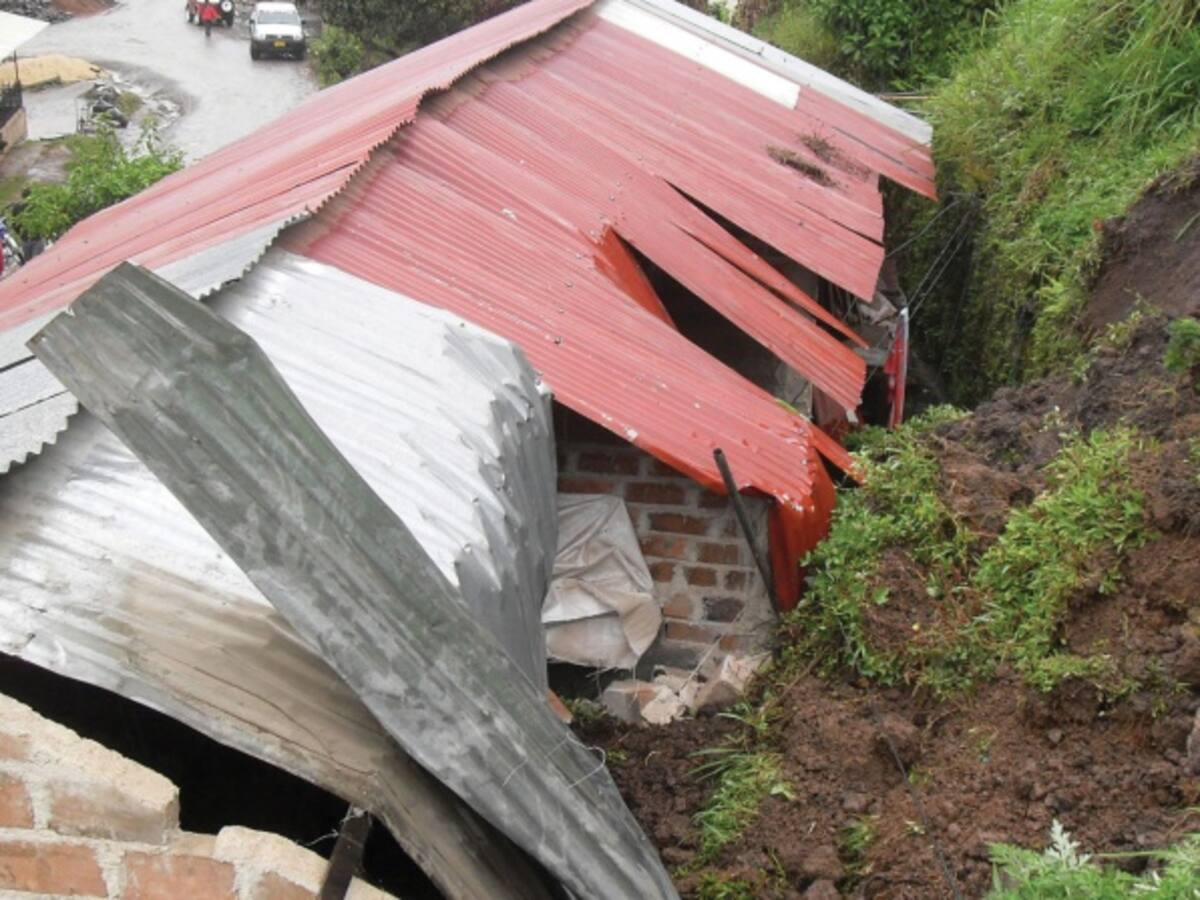 Continúan labores de rescate en Cumbal