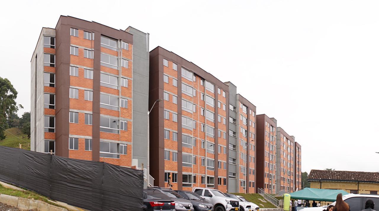 Culminan obras del proyecto de vivienda El Guarzo y 112 familias han sido beneficiadasFoto: Alcaldía El Retiro